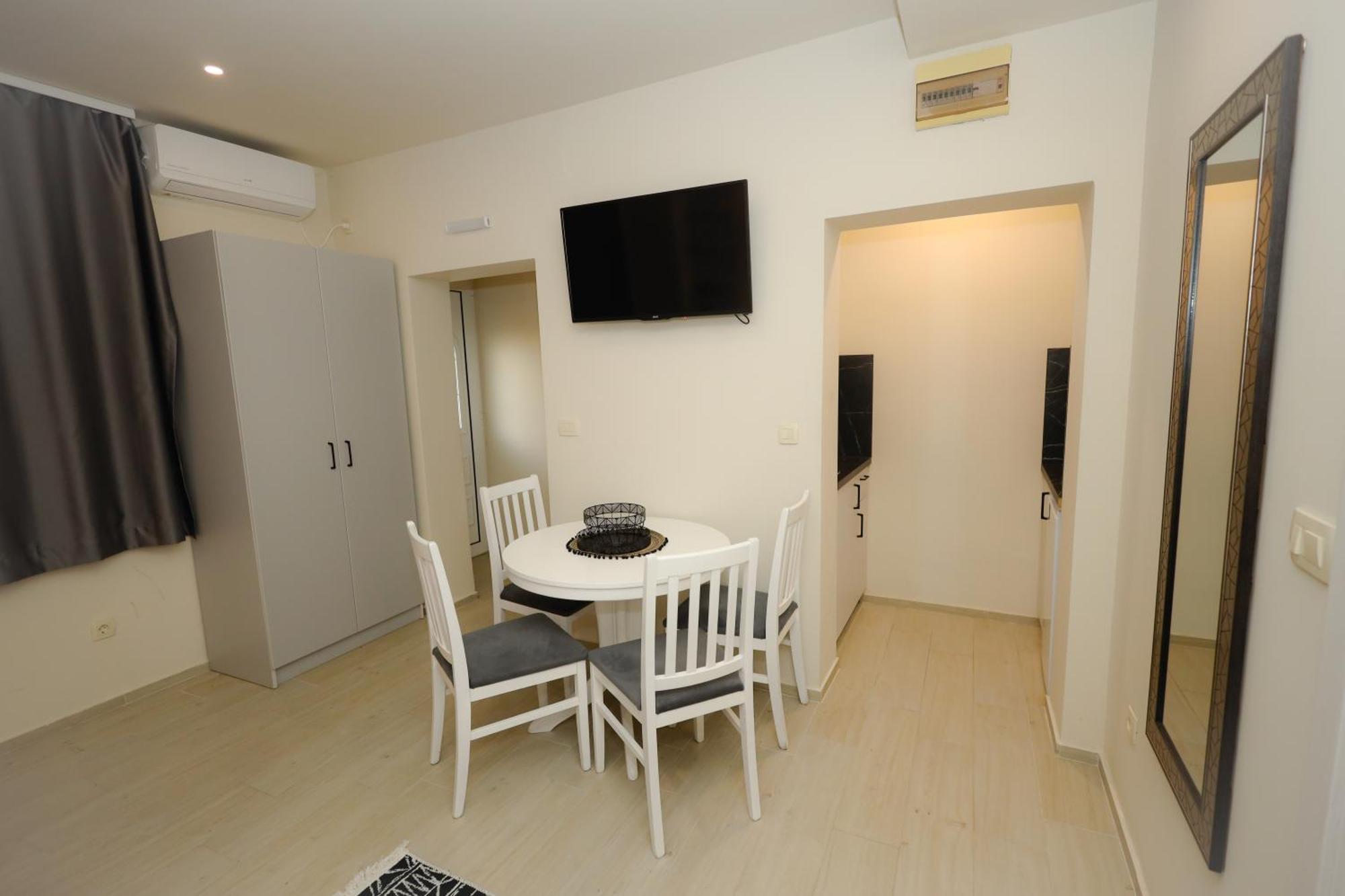 Apartments Milanovic Herceg Novi Rum bild